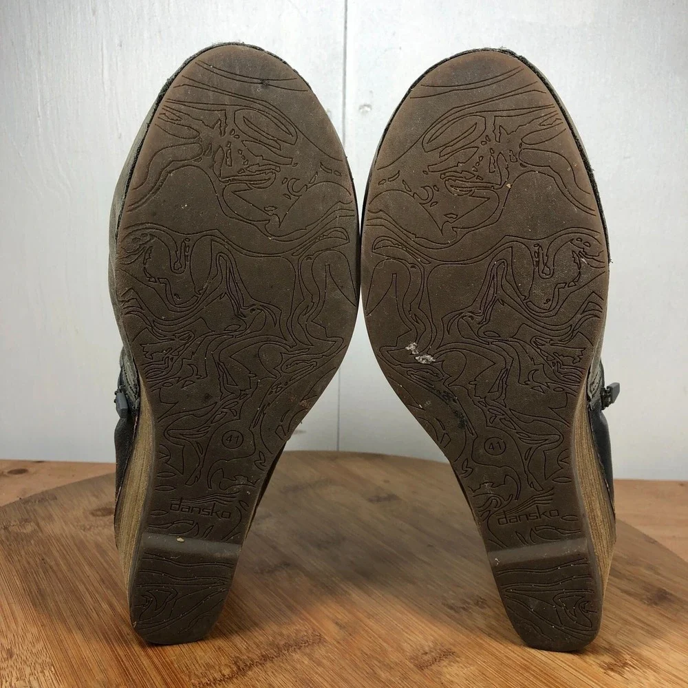 Dansko Shirley womens size 41 shoes brown leather wedge zip up ankle boots